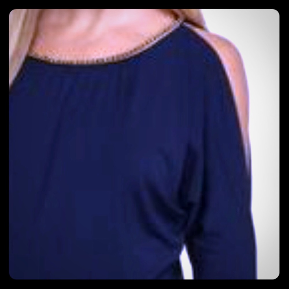 Cold shoulder “chain” blouse!
